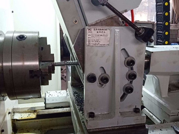 包裝機蝸桿 摩擦輪專用數(shù)控旋風(fēng)銑吉林延邊客戶現(xiàn)場