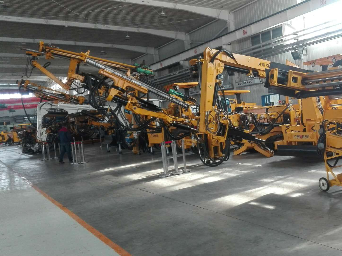 擺動油缸數控旋風銑河北客戶現場