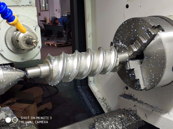 制冰機(jī)螺桿專(zhuān)用數(shù)控旋風(fēng)銑泰州客戶(hù)現(xiàn)場(chǎng)