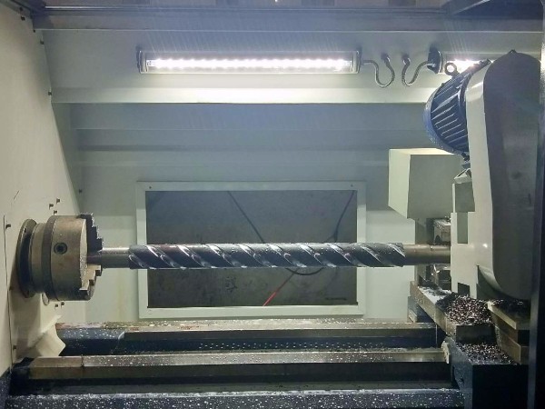 石油刻槽鉆桿數(shù)控旋風(fēng)銑床（重慶客戶現(xiàn)場）