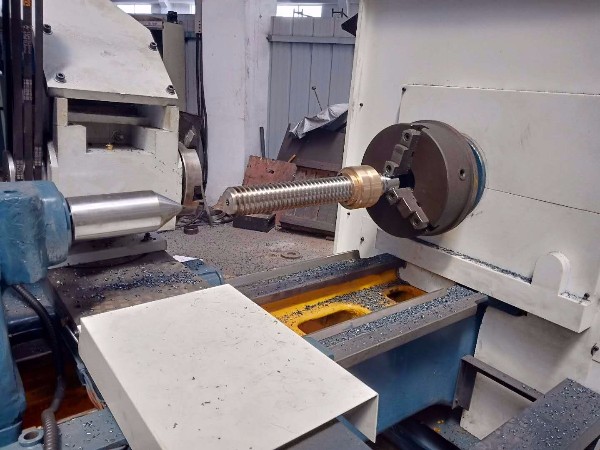 蝸桿數(shù)控旋風銑（改造版）淮安金象客戶現(xiàn)場