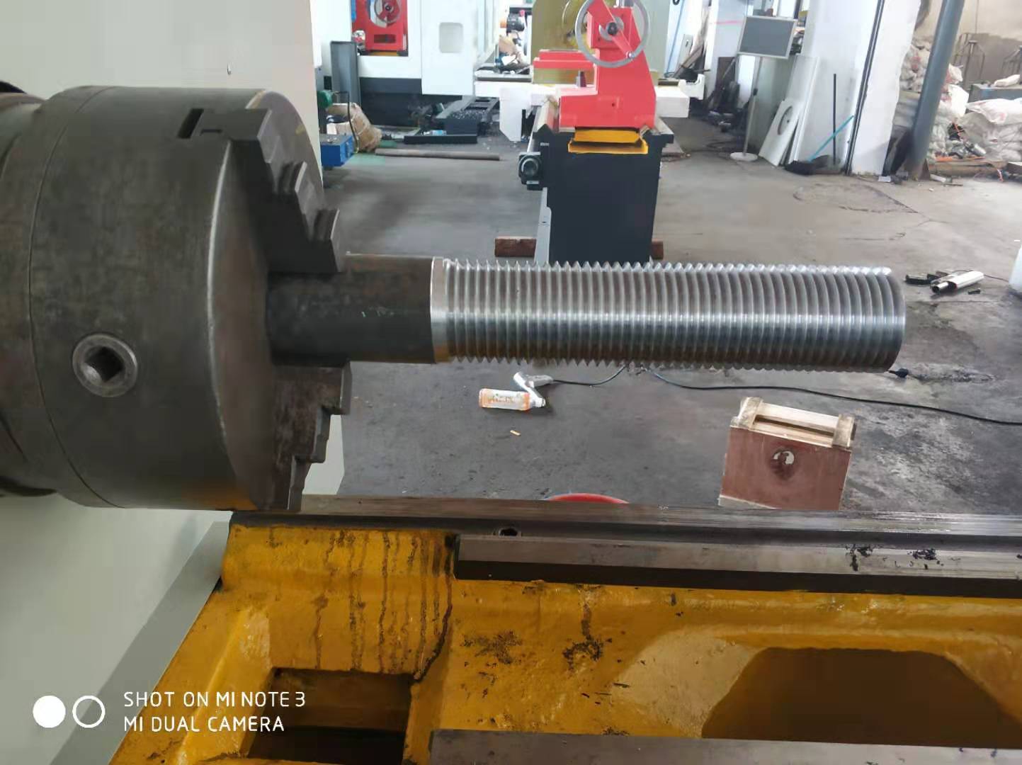 數(shù)控旋風(fēng)銑改造機(jī)加工地腳螺栓